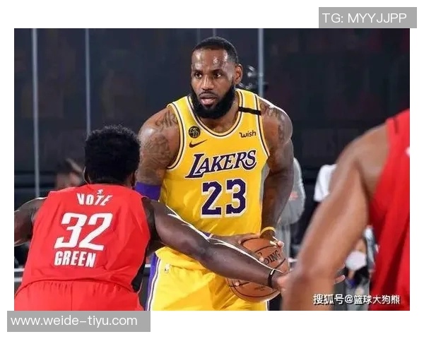 詹姆斯赞球队战术艾顿多面手能力出众可助攻掩护